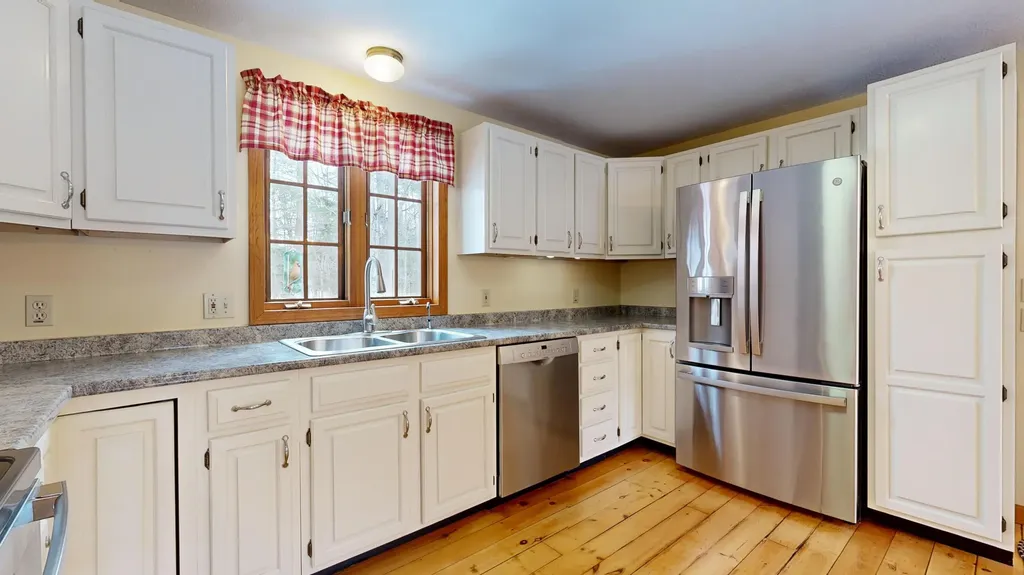 30 Burnham Woods Circle Scarborough ME 04074