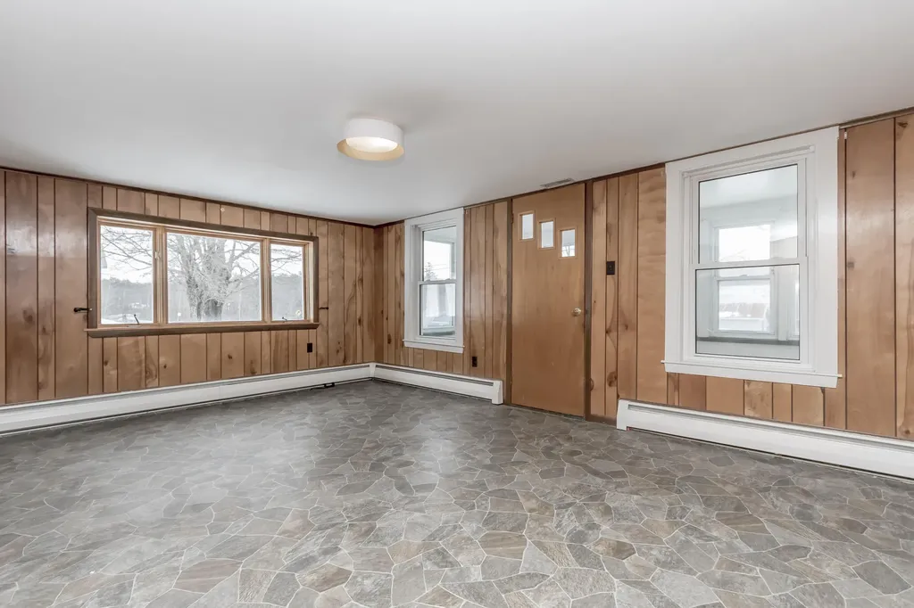 82 Harrison Road Norway ME 04268