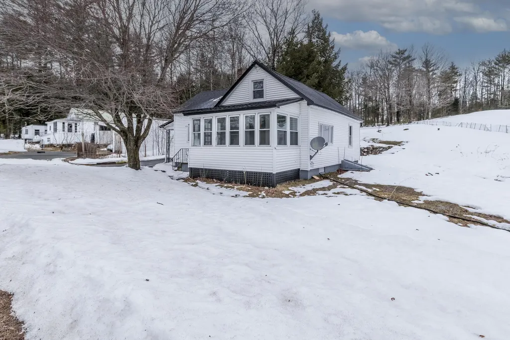 82 Harrison Road Norway ME 04268