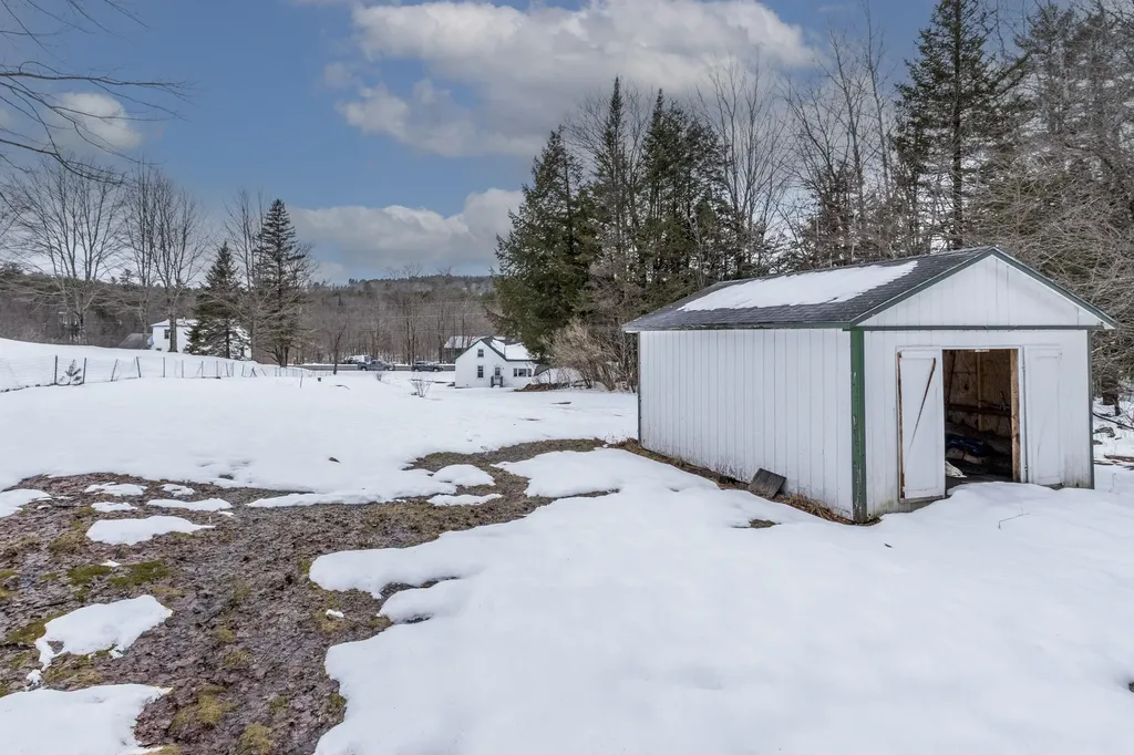 82 Harrison Road Norway ME 04268