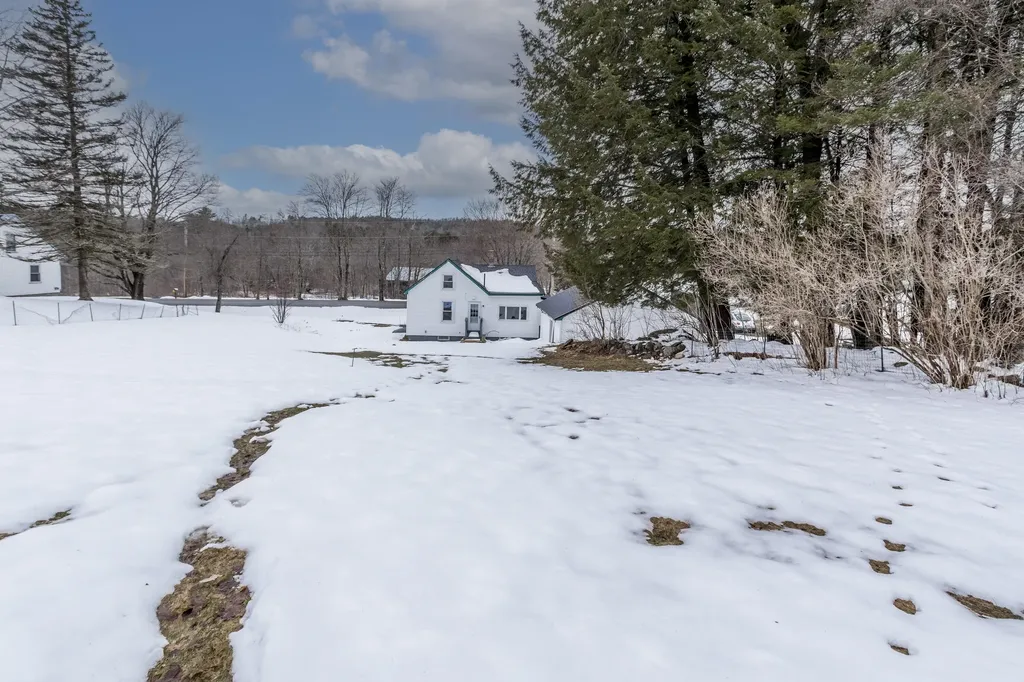 82 Harrison Road Norway ME 04268