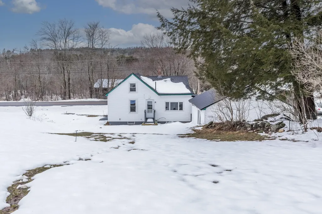 82 Harrison Road Norway ME 04268