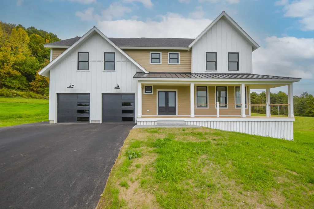 16 Tesla Way Falmouth ME 04105