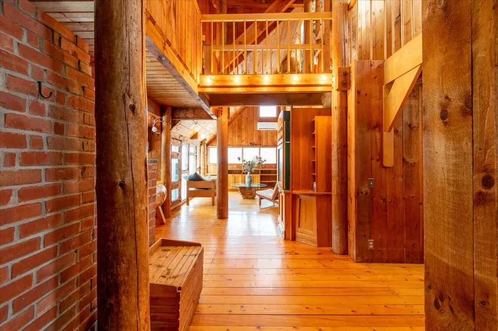15 Old County Road Washington ME 04574