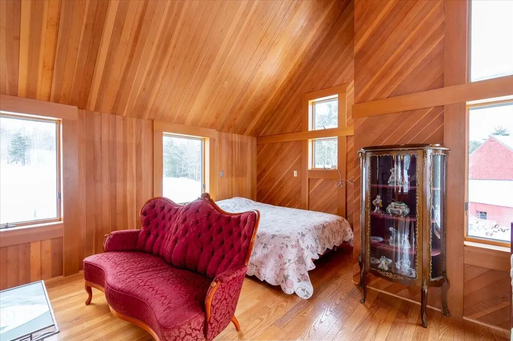 15 Old County Road Washington ME 04574
