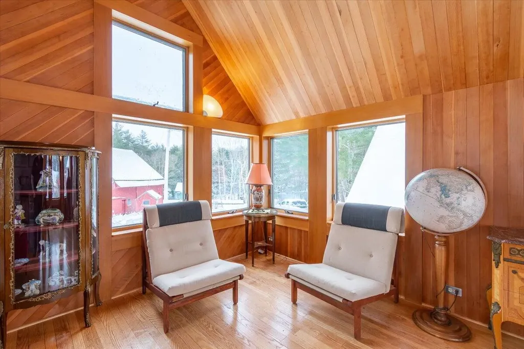 15 Old County Road Washington ME 04574