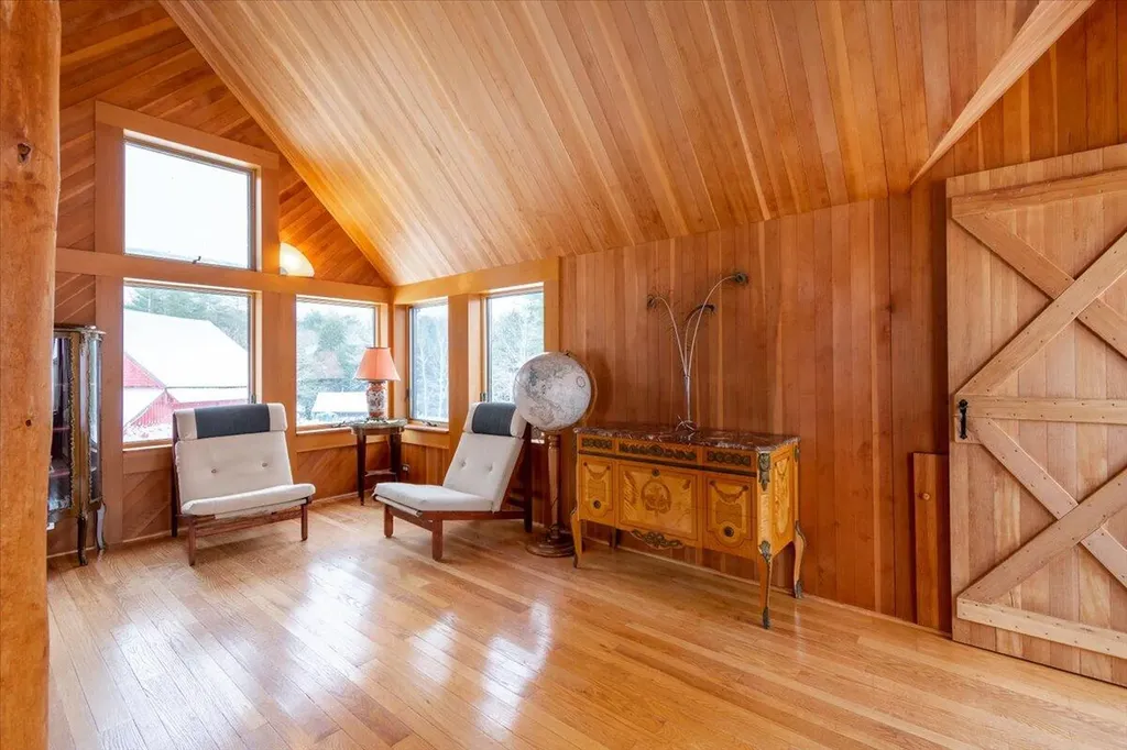 15 Old County Road Washington ME 04574