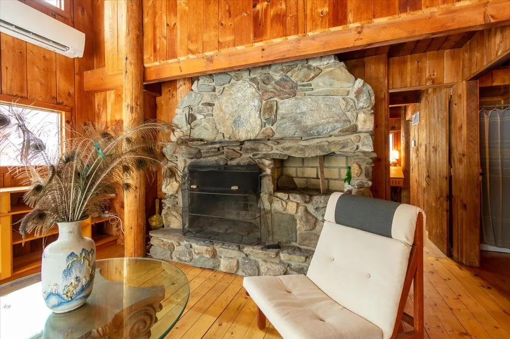 15 Old County Road Washington ME 04574