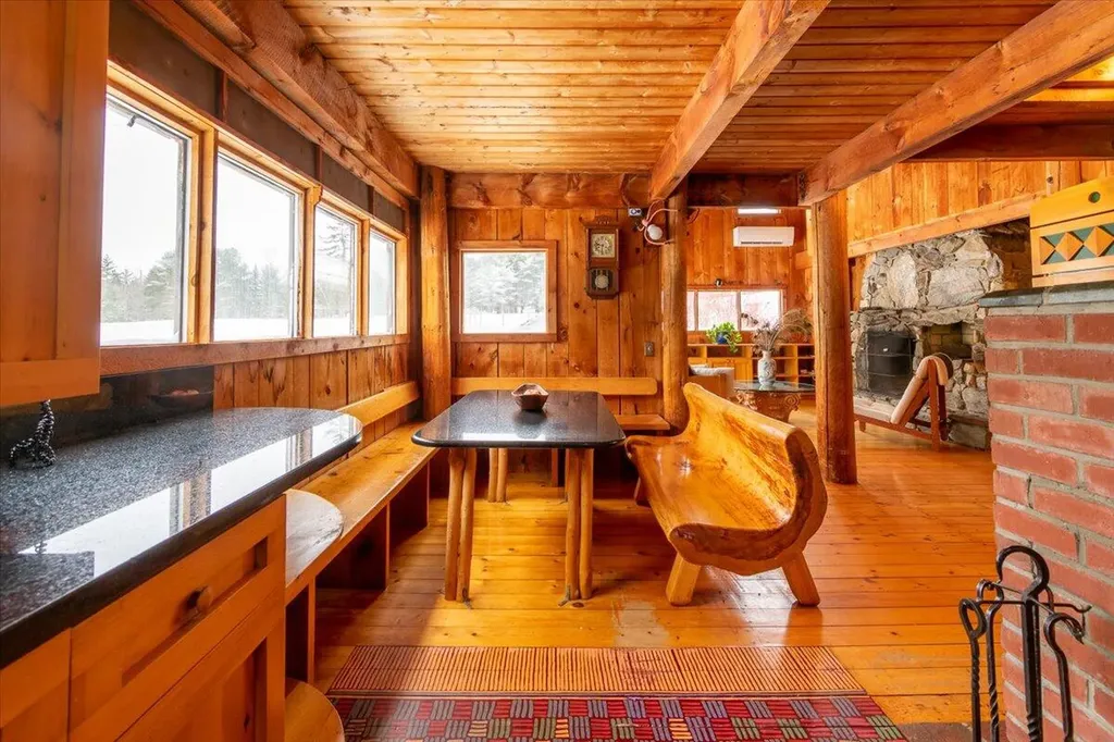 15 Old County Road Washington ME 04574