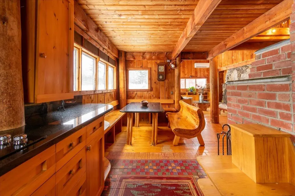 15 Old County Road Washington ME 04574