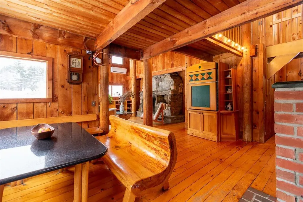 15 Old County Road Washington ME 04574