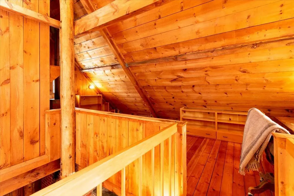 15 Old County Road Washington ME 04574