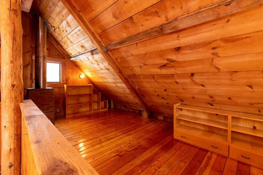 15 Old County Road Washington ME 04574