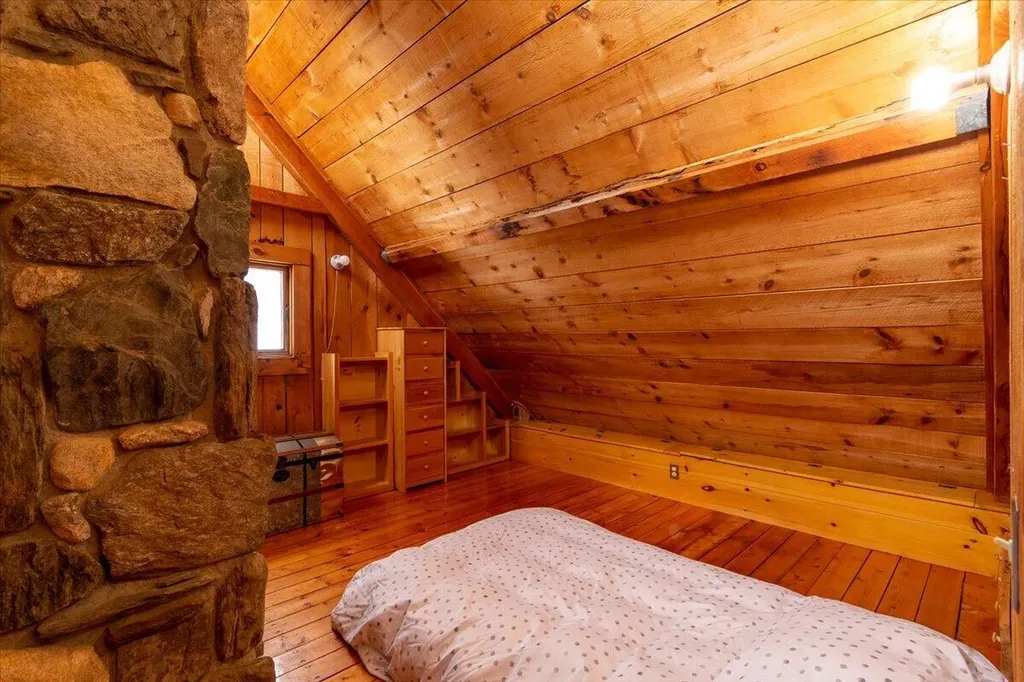15 Old County Road Washington ME 04574