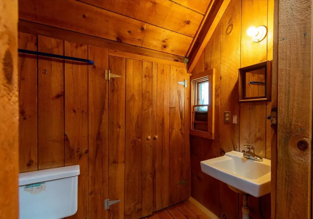 15 Old County Road Washington ME 04574