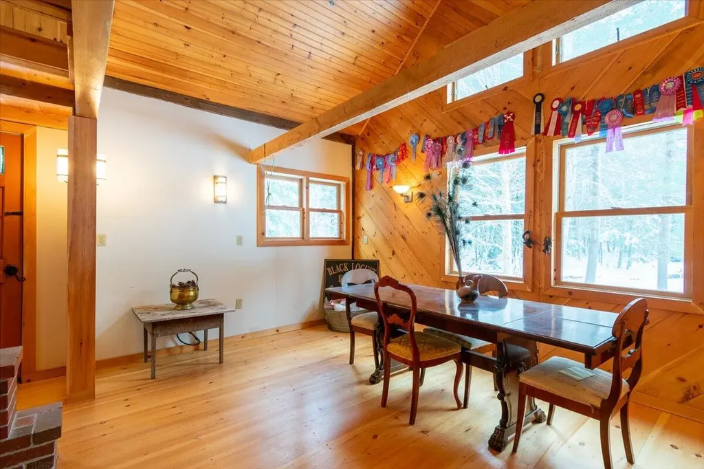 15 Old County Road Washington ME 04574