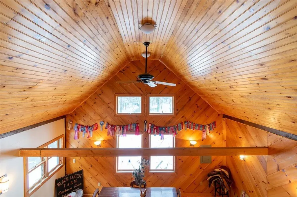 15 Old County Road Washington ME 04574