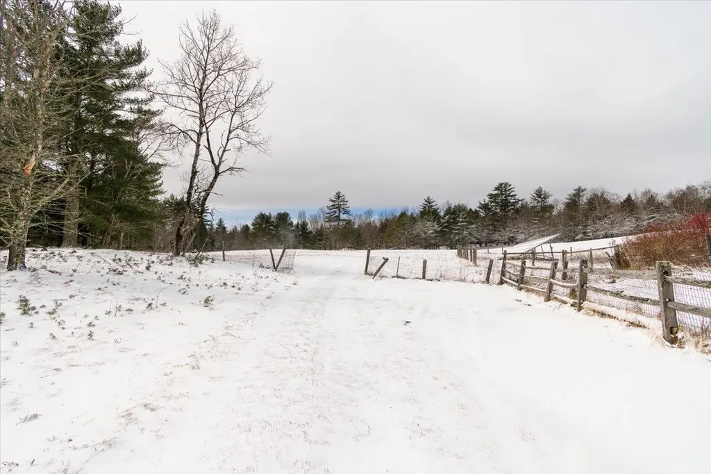15 Old County Road Washington ME 04574