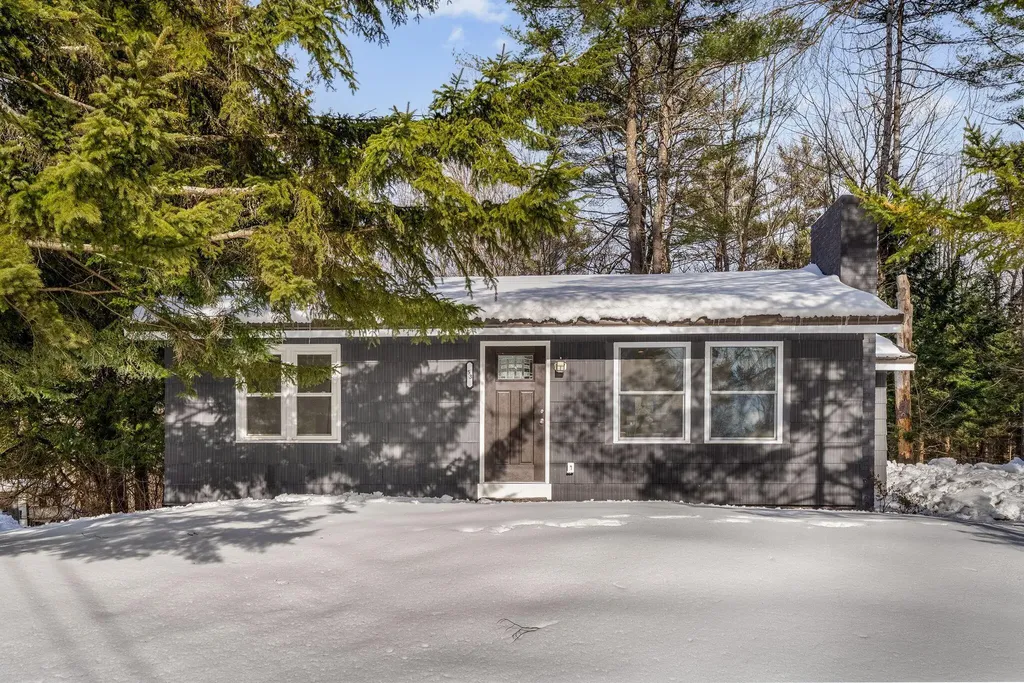 53 Harrison Road Naples ME 04055