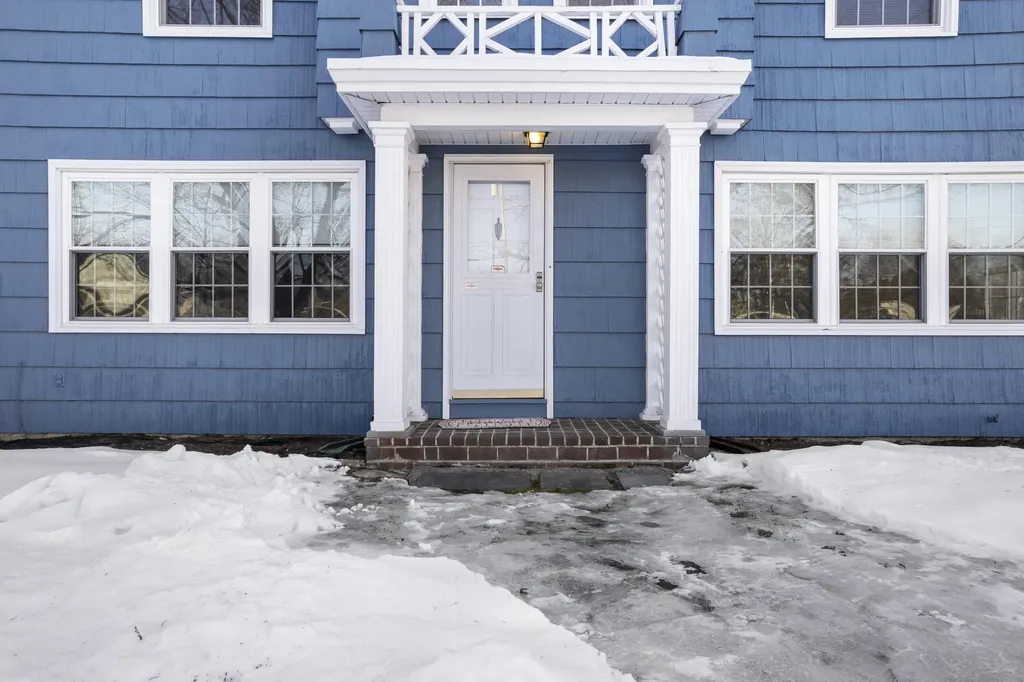 1106 Main Street Lewiston ME 04240