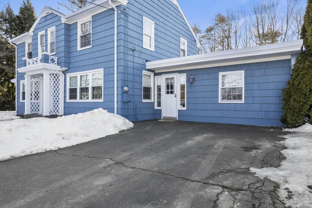 1106 Main Street Lewiston ME 04240