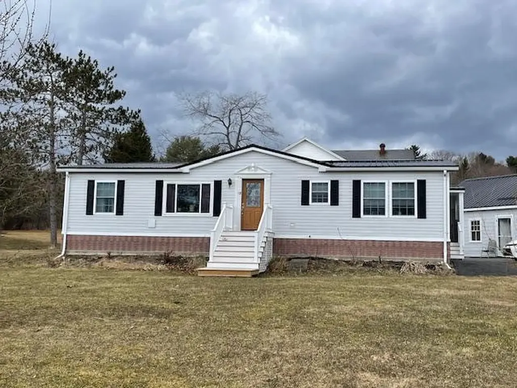 19 Main Street Winterport ME 04496
