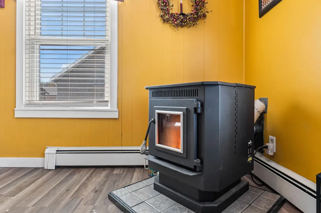 27 Drew Street Lewiston ME 04240