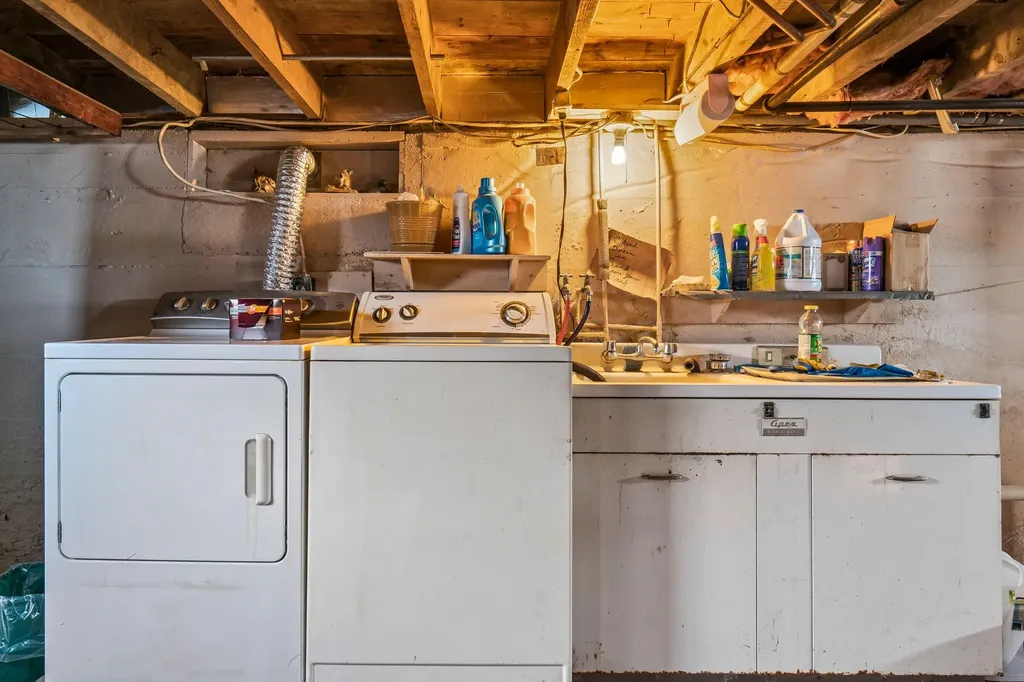 27 Drew Street Lewiston ME 04240