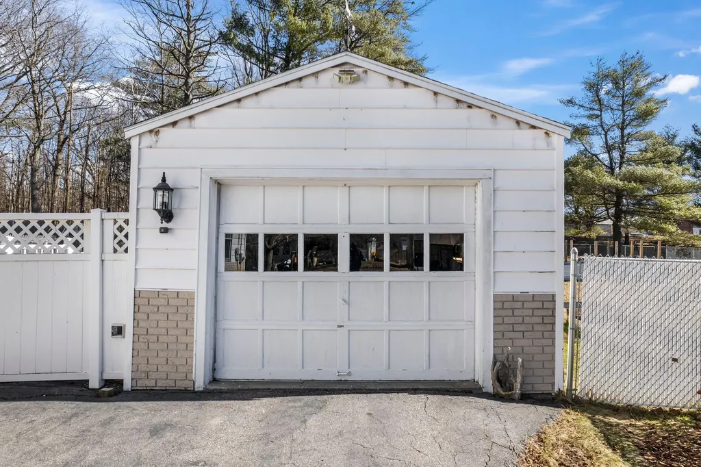 27 Drew Street Lewiston ME 04240