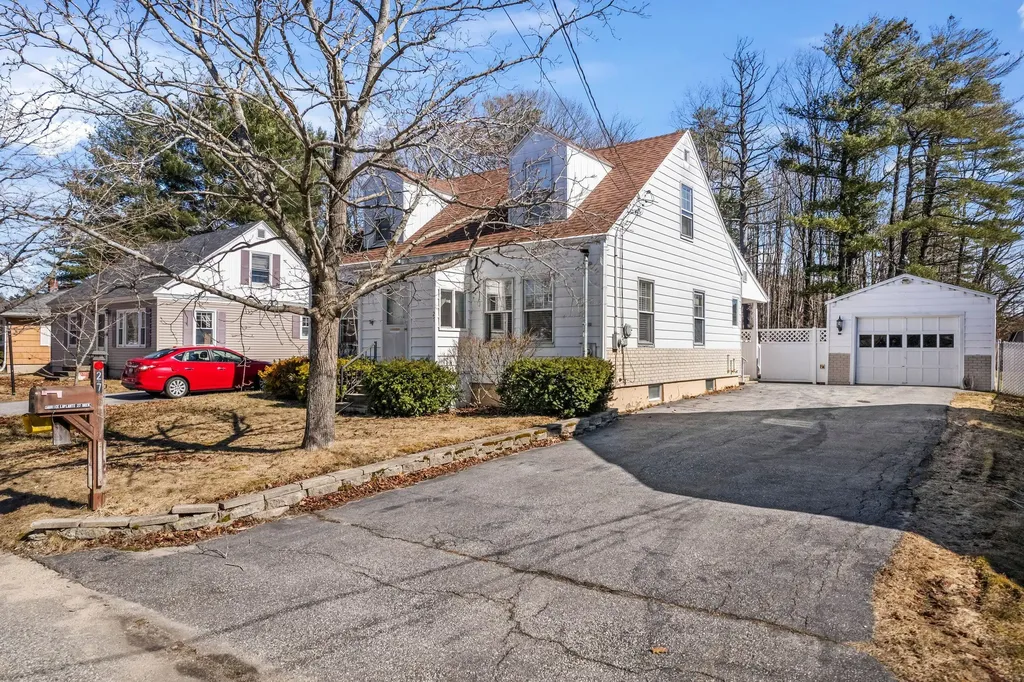 27 Drew Street Lewiston ME 04240