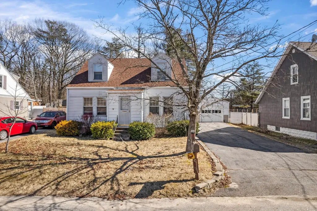 27 Drew Street Lewiston ME 04240