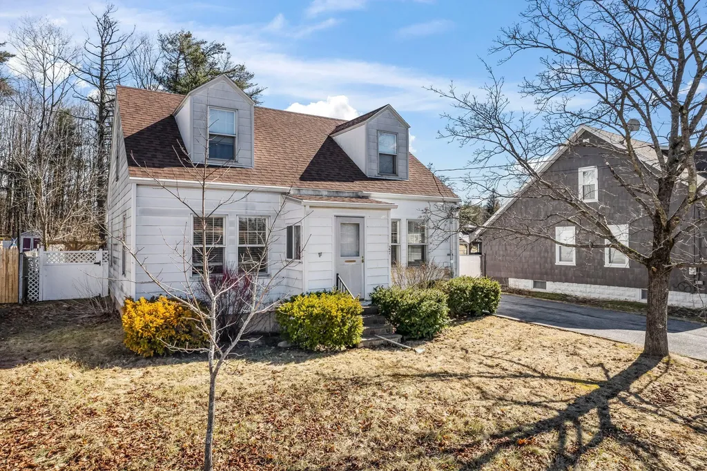 27 Drew Street Lewiston ME 04240