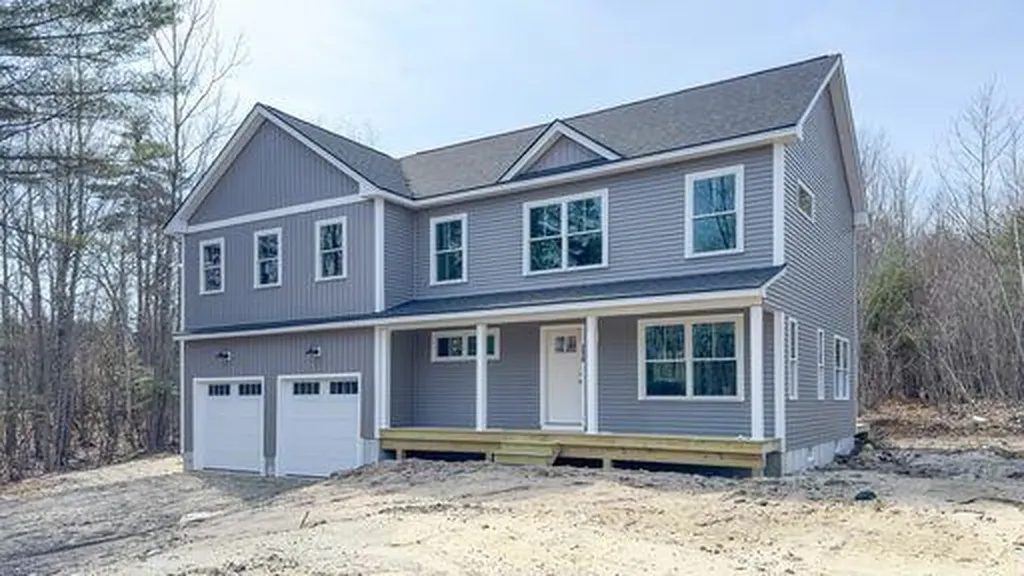 210 Middle Road Naples ME 04055