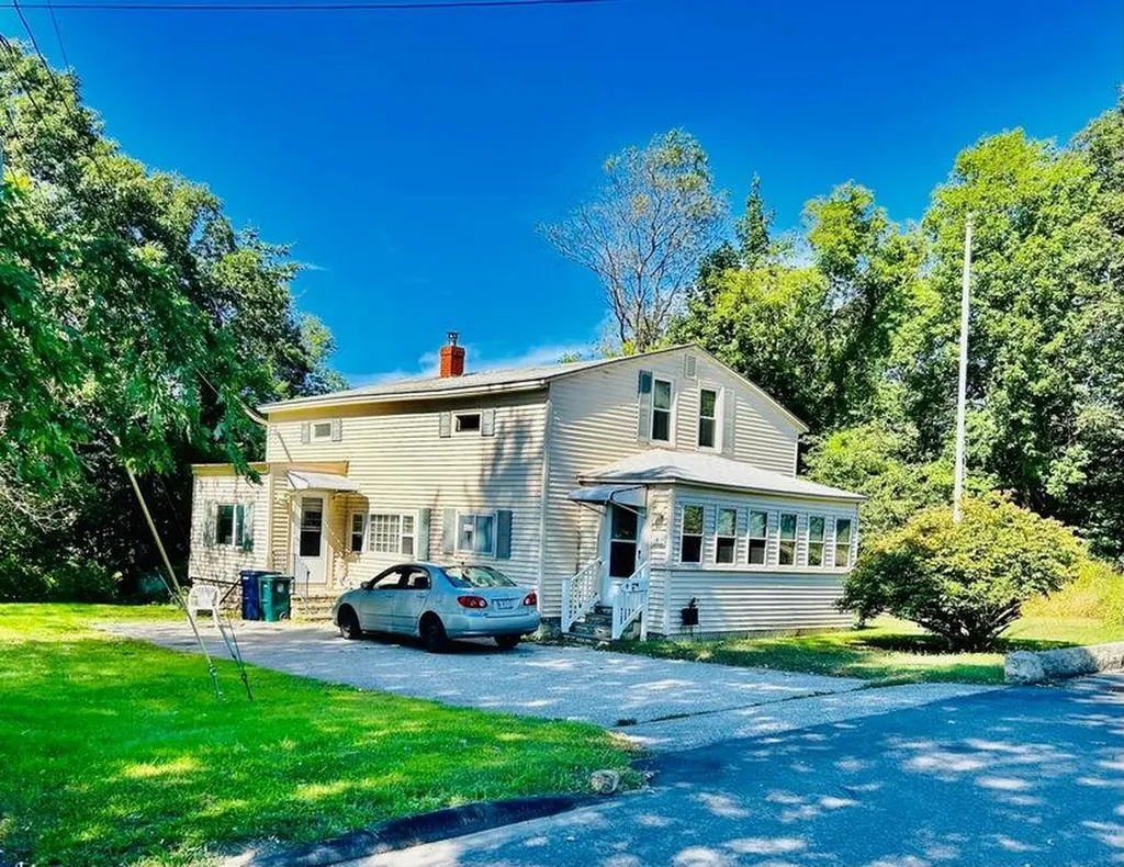 9 Dearborn Avenue Biddeford ME 04005