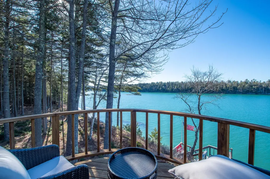 76 Seal Ledge Lane Harpswell ME 04079