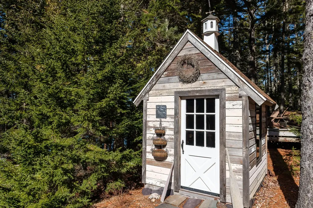 76 Seal Ledge Lane Harpswell ME 04079