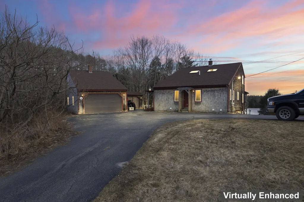 287 Ridge Road Bowdoinham ME 04008