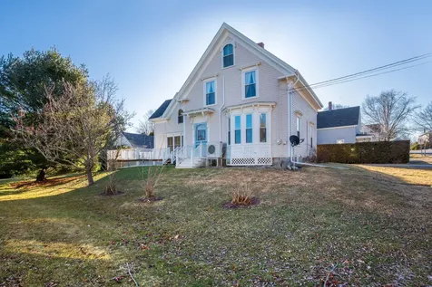 10 Willow Street Camden ME 04843