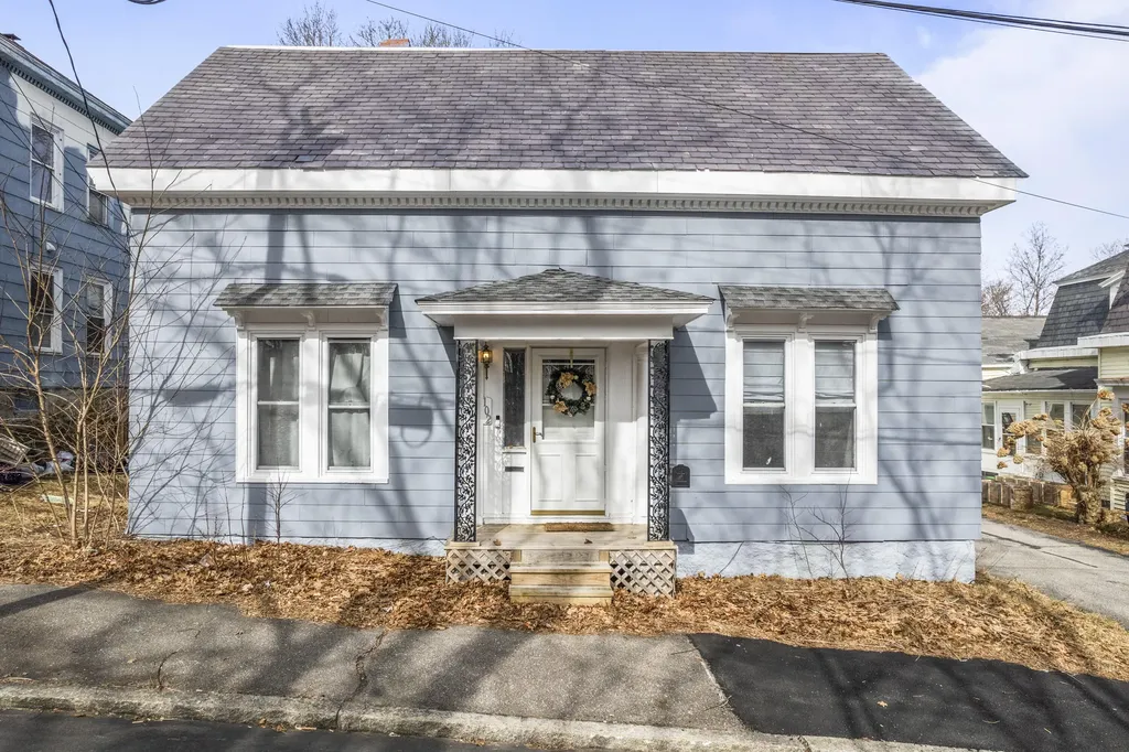 102 Bradbury Street Biddeford ME 04005