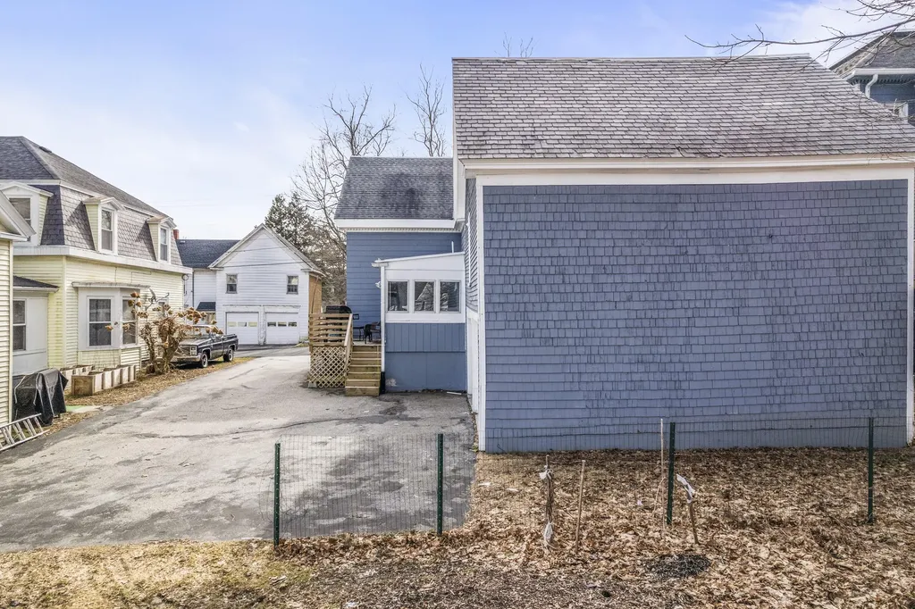 102 Bradbury Street Biddeford ME 04005