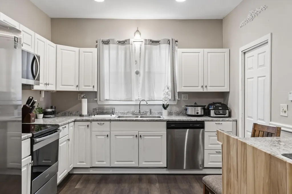 102 Bradbury Street Biddeford ME 04005