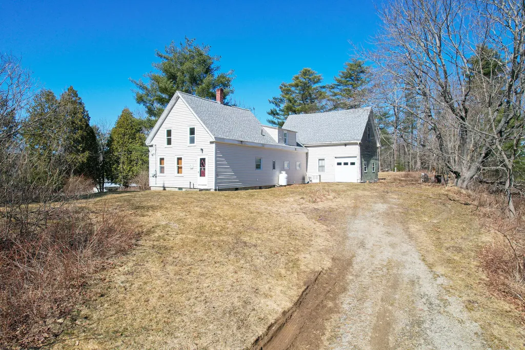18 Ludwig Road Dresden ME 04342