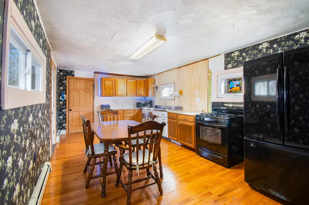 18 Ludwig Road Dresden ME 04342