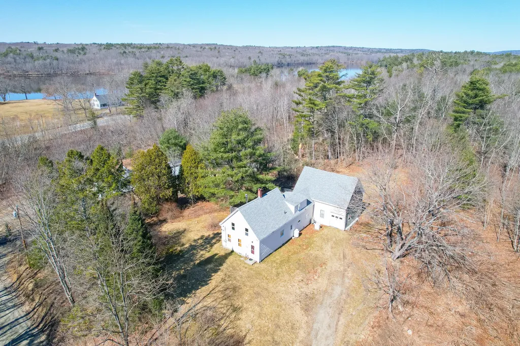 18 Ludwig Road Dresden ME 04342
