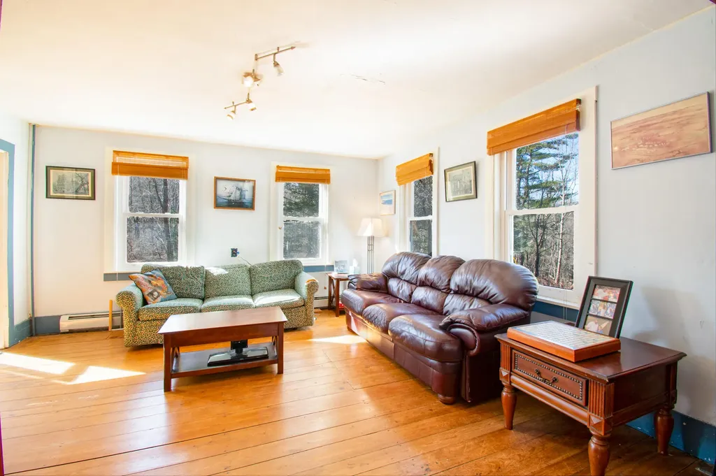 18 Ludwig Road Dresden ME 04342