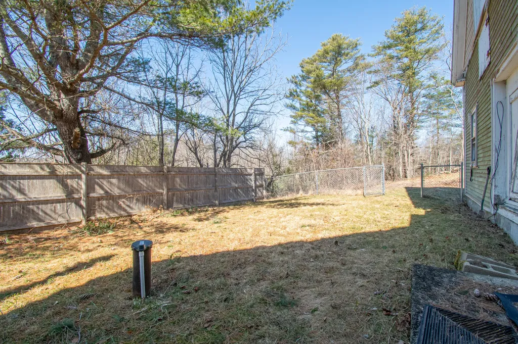 18 Ludwig Road Dresden ME 04342