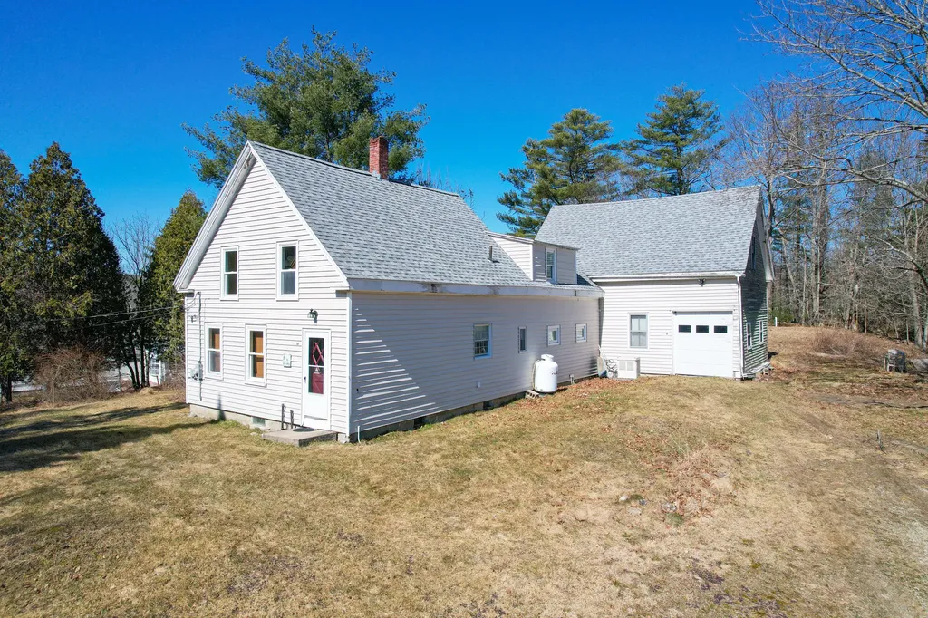 18 Ludwig Road Dresden ME 04342