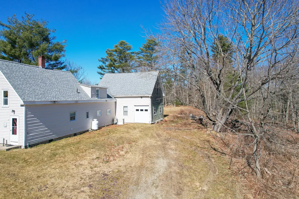 18 Ludwig Road Dresden ME 04342