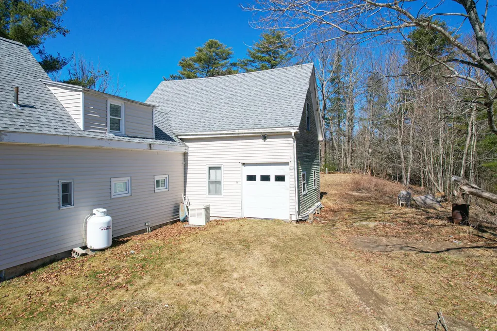 18 Ludwig Road Dresden ME 04342