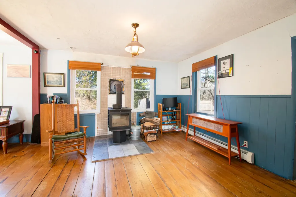 18 Ludwig Road Dresden ME 04342